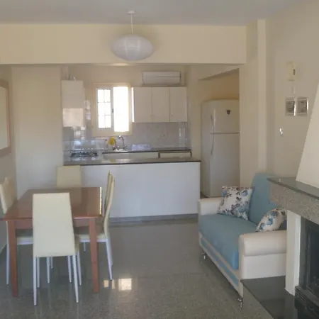 3bdr 55, Mavros Court 80 شقة *