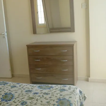 3bdr 55, Mavros Court 80 شقة لارنكا